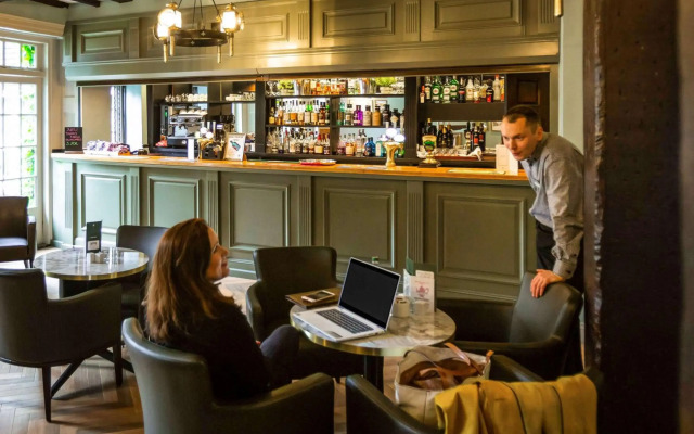 Bush Hotel Farnham