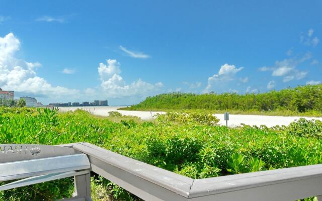 Alluring Beachfront Condo With Pool and Ocean Views