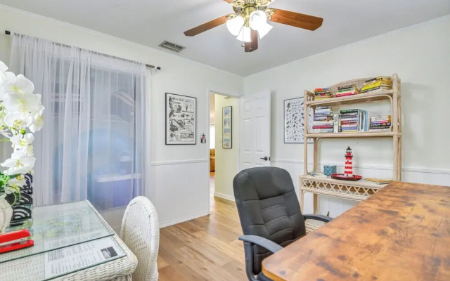 1 Mi to Anna Maria Island: Pet-friendly Retreat
