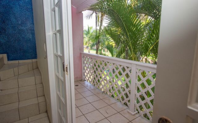 Casa ampla em Bertioga - 2 min. da praia