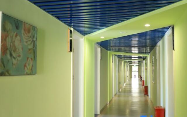 Yurun Select Hotel (Kunming South Railway Station)