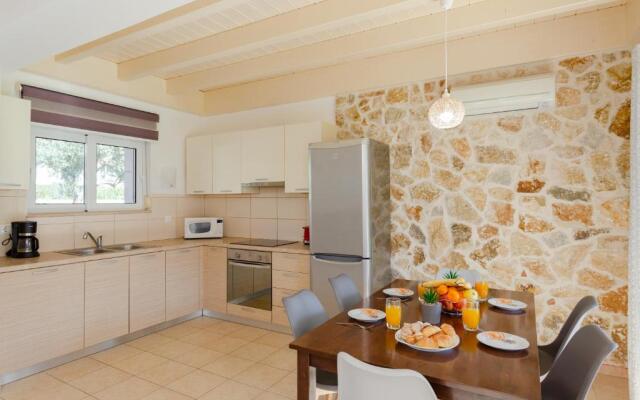 Elladas Villas with Pool at Kolympia!