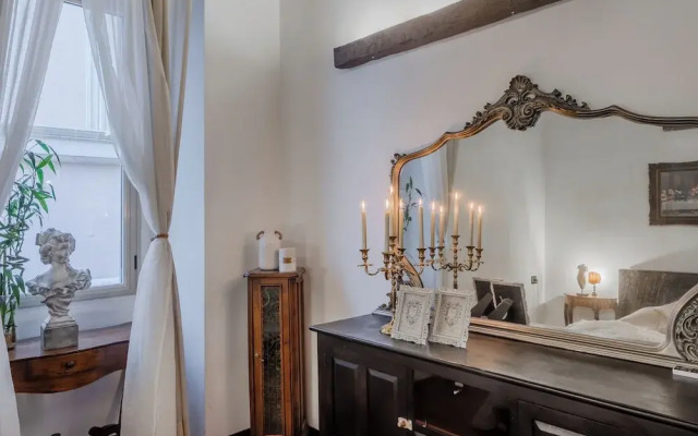 Trevi Fountain Luxury Guesthouse