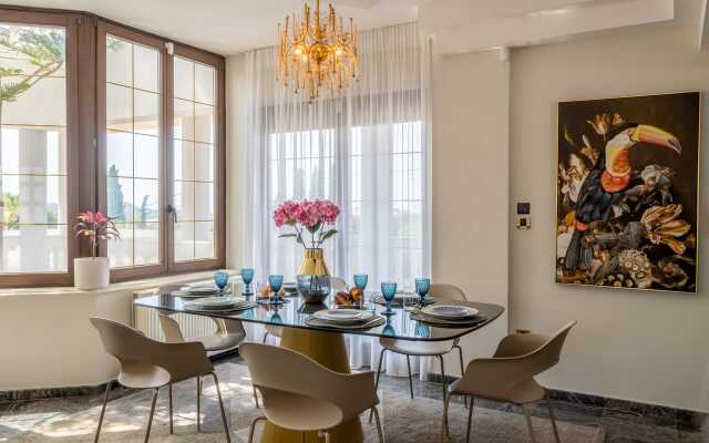 Red Rose Luxury Villa