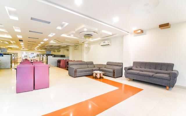 Capital O 49041 Hotel Shri Balaji Residency