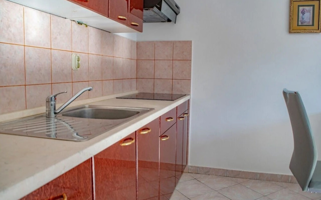Daira - Great Location - A2