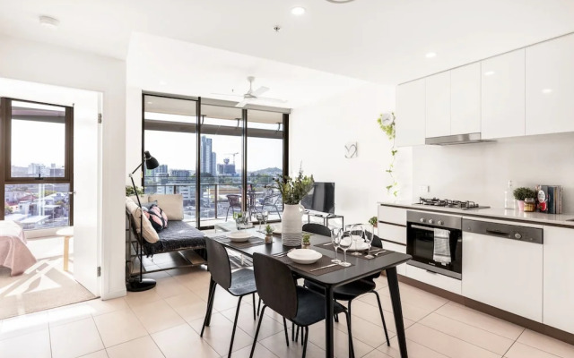 Laguna Apartment