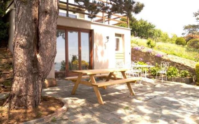 Cancale Port mer, les pieds dans l'eau