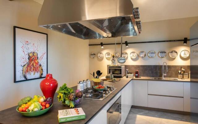 "luxury House In Populonia Above The Sea"