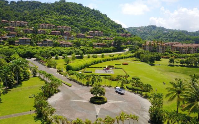 CR Luxury Los Sueños Condos