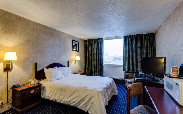 University Hotel and Suites