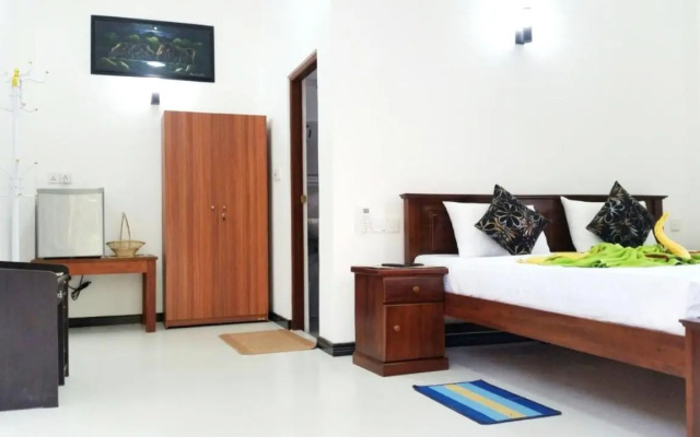 Lake Lane Guest Rest