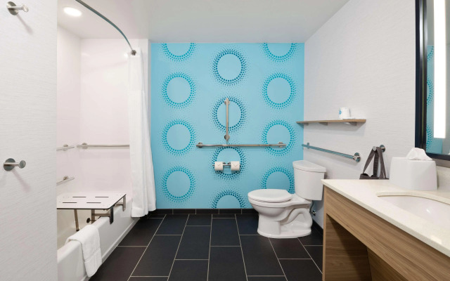 TRU BY Hilton Sharonville