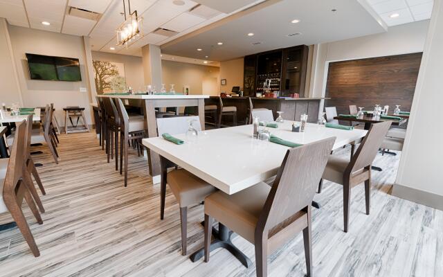 Holiday Inn Knoxville N - Merchant Drive by IHG