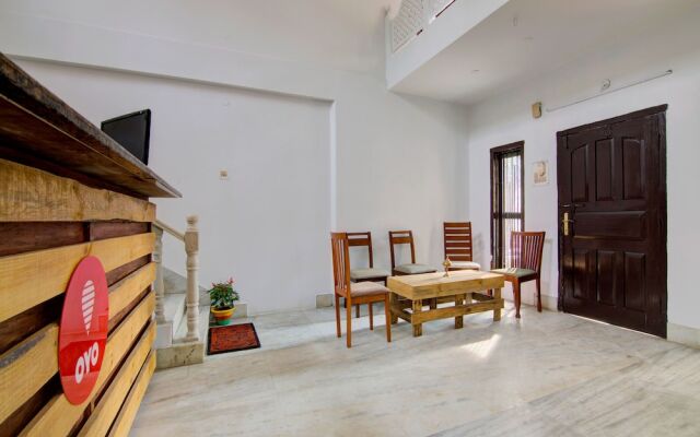 OYO 13542 Urban House