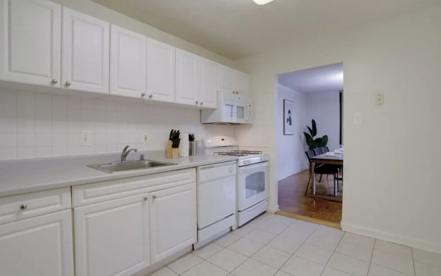 Convenient Apt Near Airport