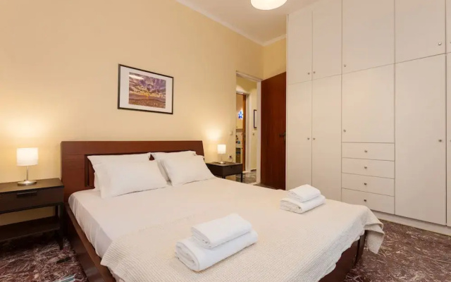 Metropolis Apartment