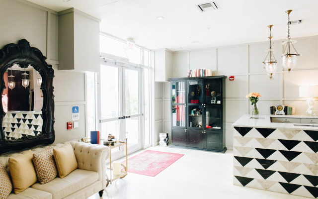 UMA House by Yurbban South Beach