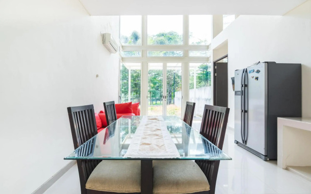 OYO 2001 Taman Dayu Villa Golf View