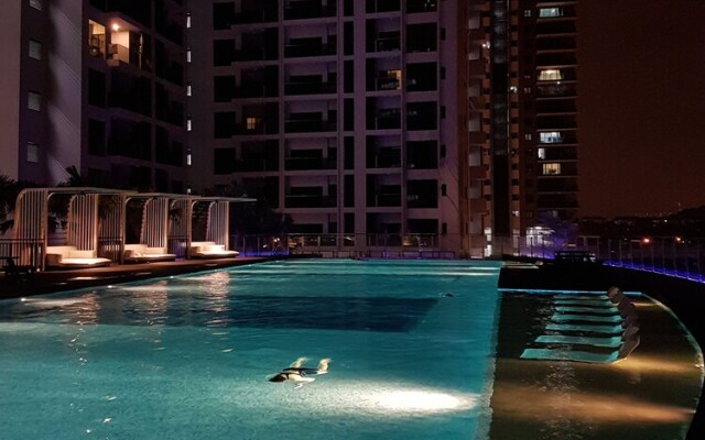 D'Latour Condo by LL