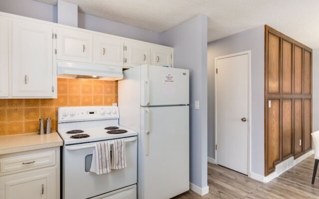 Superb 3BR mins to DT SAIT
