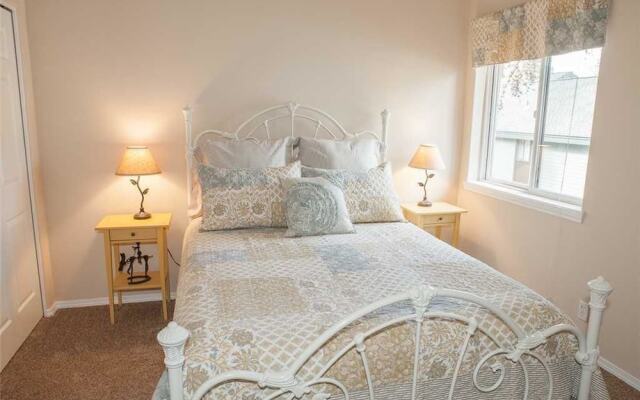 Powder Village Condominium I4