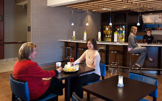 Courtyard Madison East