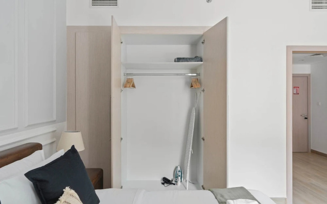 Silkhaus Modern 1bdr Canal Access Yas Island