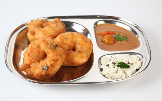 OYO 79538 Le Bliss Hotels Near Rock Beach