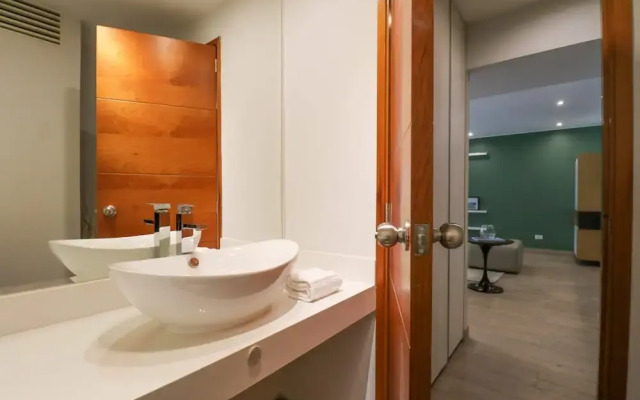 w Sensational 1BR With Private Pool in Barranco