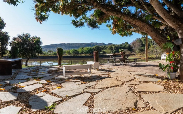 Cozy Lakefront Suites RGB