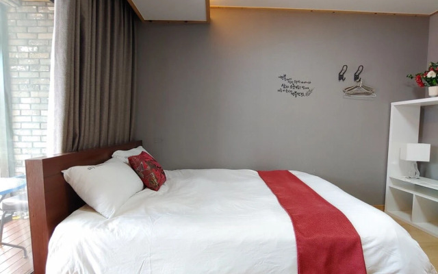 Jeju Halla and Tam Pension