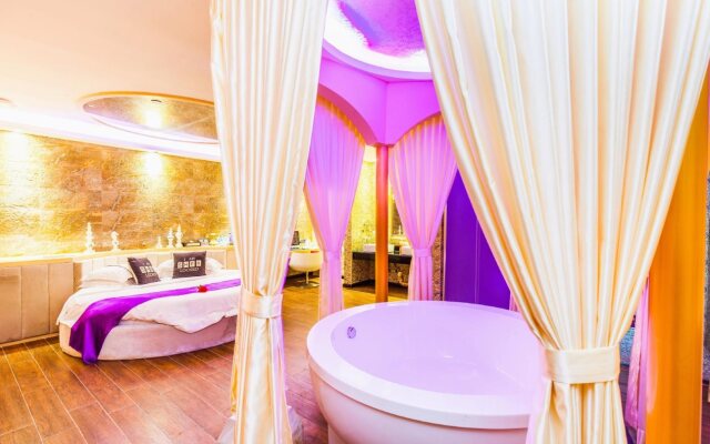 Brightman Theme Hotel