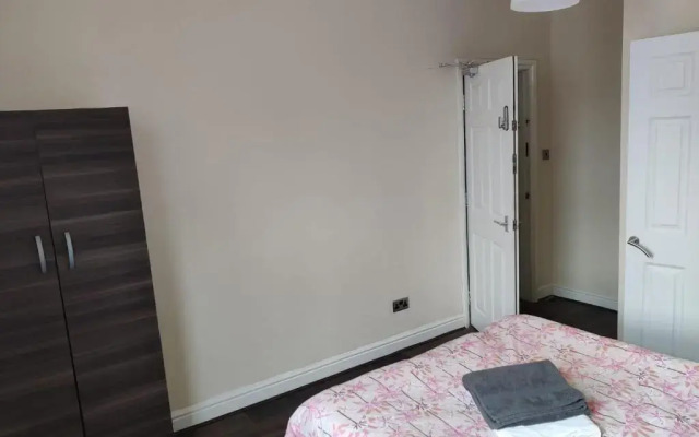9 Elliott Road
