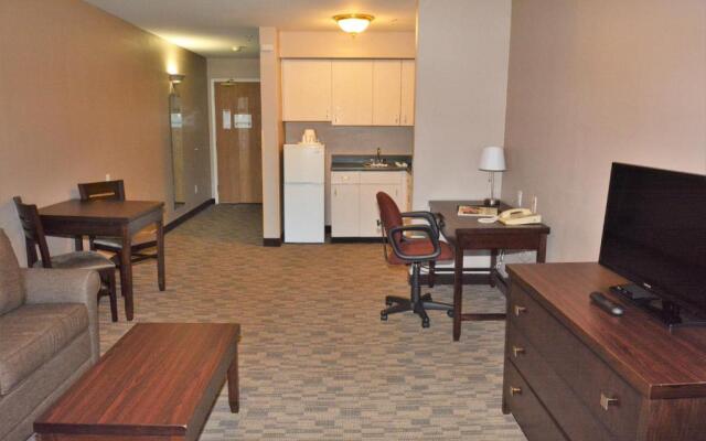 FairBridge Inn & Suites Dupont