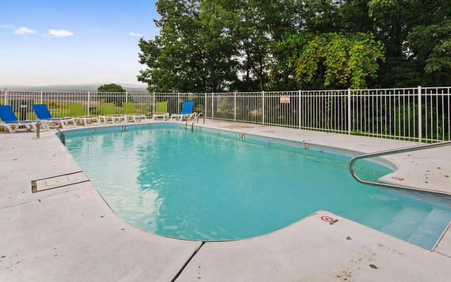 Best Western Plus Wilkes Barre-Scranton Airport Hotel