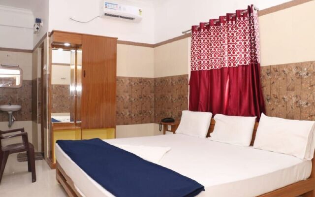Saravanas Lodge