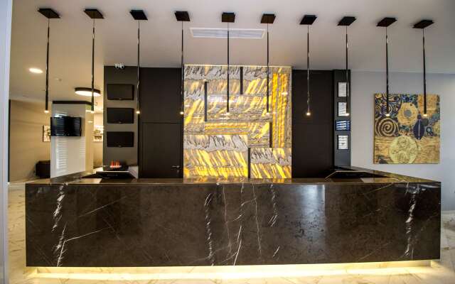 Best Western Plus Premium Inn