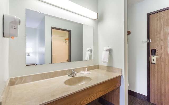 Super 8 by Wyndham Gallipolis Pt Pleasant Area