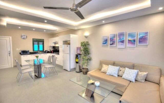 Beach Apartment 10mbps internet & Smart TV's