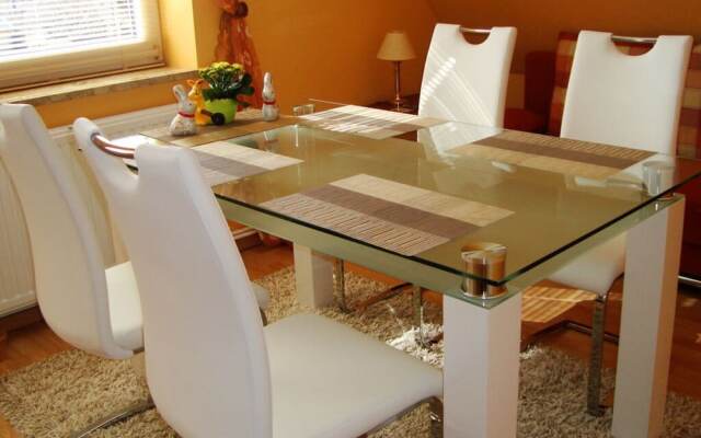 Nordic Huis Modern Retreat