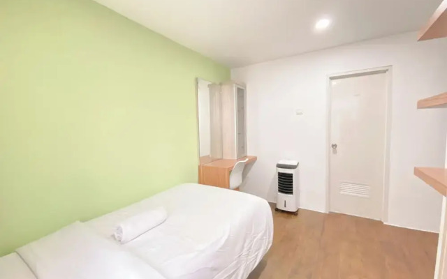 Urban Designed 3Br At Grand Asia Afrika Apartment