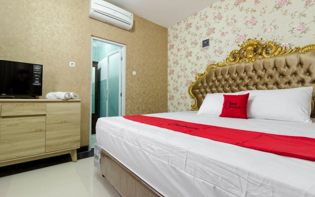RedDoorz Plus @ Cipete Damai