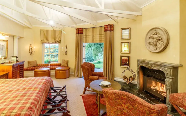 Blue Mountain Luxury Lodge