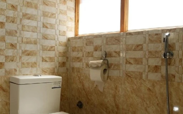 Hotel Royal Hill By OYO Rooms