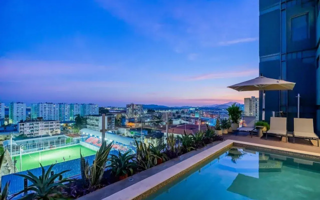 w Comfy 1BR w Perfect Balcony in Casco View