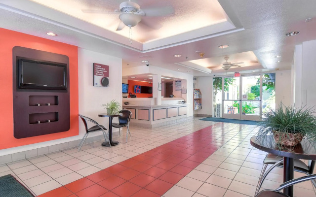 Motel 6 San Diego, CA - Downtown
