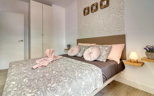 Cozy 3-bedrooms flat, main square and beachfront