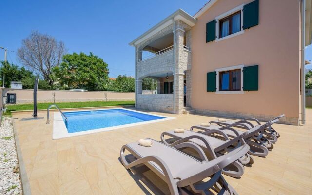 Villa Elize