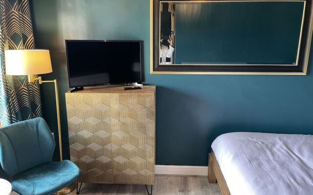 The Hole In The Wall